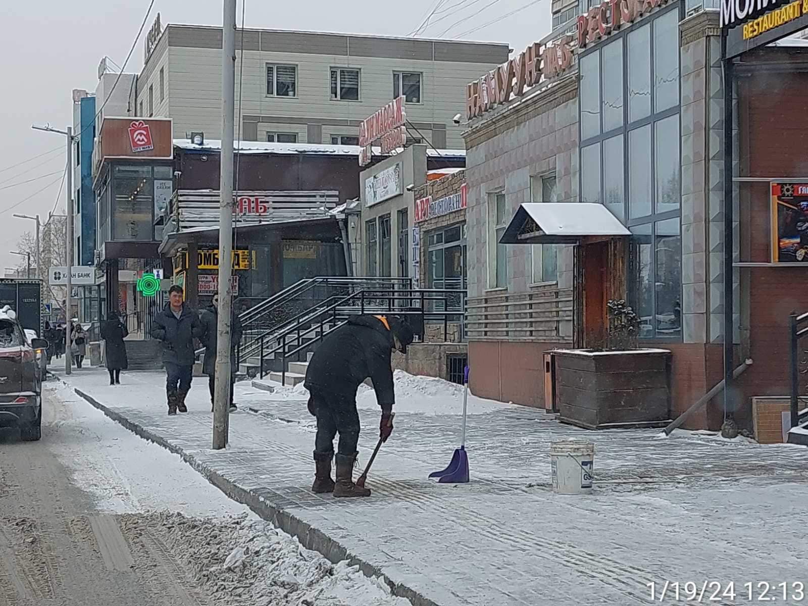 Ойр орчмынхоо 50 метр хүртэлх зам, талбайг цэвэрлэхийг уриалж байна